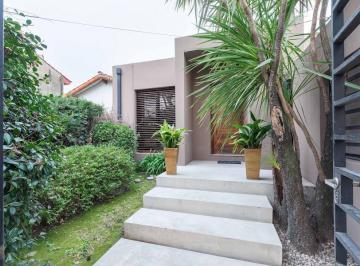 Casa · 270m² · 9 Ambientes · 4 Cocheras · Casa en Calle 502 17 y 18 Gonnet