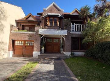 Casa · 420m² · 8 Ambientes · 2 Cocheras · Casa en Lomas de Zamora Oeste