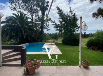 Casa · 206m² · 6 Ambientes · 2 Cocheras · Casa Al Golf en Nautico Escobar