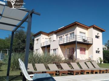 Casa · 3500m² · 2 Ambientes · 1 Cochera · Cabaña Alquiler Permanente 1 Hab. - Pileta - Cochera - Quincho