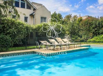 Casa · 545m² · 10 Ambientes · 2 Cocheras · Venta Casa Club Newman Benavídez