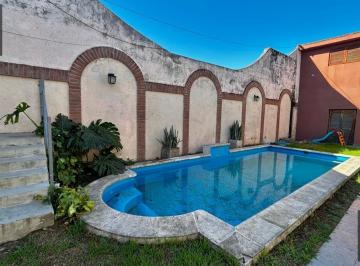 Casa · 425m² · 15 Ambientes · Venta de 5 Departamentos /ideal Inversión/excelente Renta /lomas de San Martin