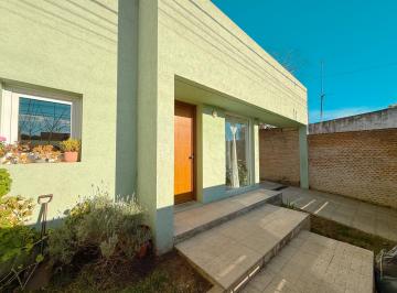 Casa · 165m² · 5 Ambientes · 2 Cocheras · Casa 3 Dorm., 2 Baños y Garage en Tandil