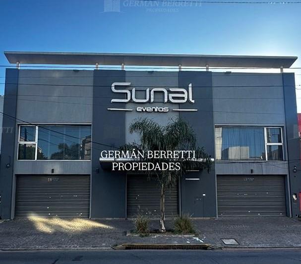 Local comercial · 800m² · 4 Cocheras