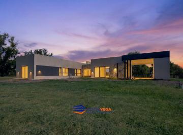 Casa · 153m² · 4 Ambientes · 3 Cocheras · Casa a La Venta en Comarcas de Lujan, La Elina a Estrenar, Ruta Provincial N° 6, Km 155