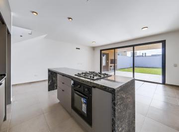 Casa · 121m² · 4 Ambientes · 2 Cocheras · Dúplex - 3 Dorm. - Docta