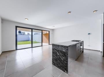 Casa · 121m² · 4 Ambientes · 2 Cocheras · Dúplex - 3 Dorm. - Docta