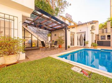 Casa · 130m² · 4 Ambientes · 1 Cochera · Venta Casa en Olivos con Parque, Pileta y Parrilla