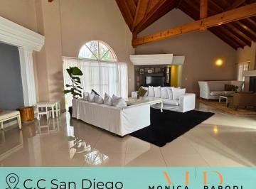 Casa · 304m² · 5 Ambientes · 2 Cocheras · Casa en Venta en Country San Diego, Francisco Álvarez con Lote de 3.000 m² y Gran Parque
