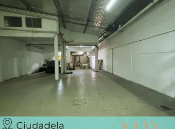 Casa · 207m² · 3 Ambientes · Galpón Más Departamento en Venta en Ciudadela