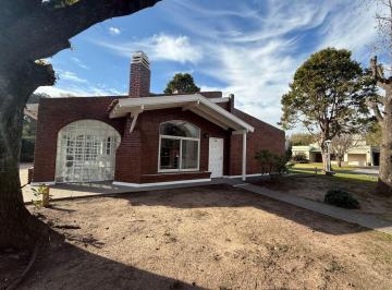 Casa de 2 ambientes, Cañuelas · Casa en Venta 2 Dorm. (1 en Suite) con Pileta