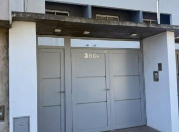 Casa · 75m² · 4 Ambientes · 135 E/ 39 y 40 - Duplex en Venta con Jardin - a Estrenar