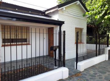 Casa · 85m² · 3 Ambientes · 1 Cochera · Casa Alquiler City Bell