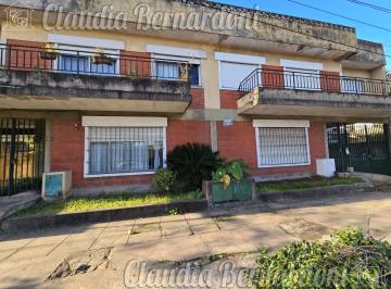 Casa de 4 ambientes, Morón · Duplex de 90 m² con Terraza, Parrilla y Cochera en Venta en Morón Sur