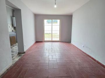 Casa · 80m² · 3 Ambientes · Alquiler Casa 2 Dorm., Patio con Asador