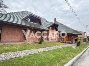 VCO-VCO-1414_2 · Venta de Casa con 4 Dorm. en Castelar Norte