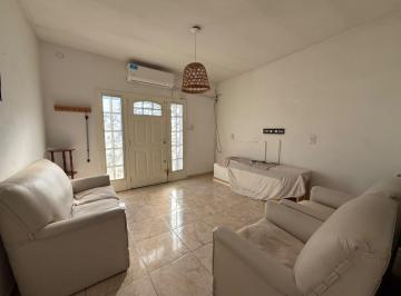 Casa · 250m² · 1 Dormitorio · 1 Cochera · Casa en Las Delicias