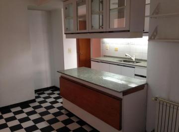 Departamento · 84m² · 3 Ambientes · 1 Cochera · Increible 3 1/2 Ambientes con Cochera
