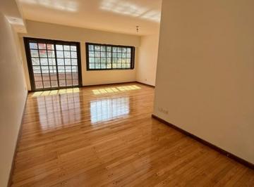 Departamento · 84m² · 3 Ambientes · 1 Cochera · Increible 3 1/2 Ambientes con Cochera