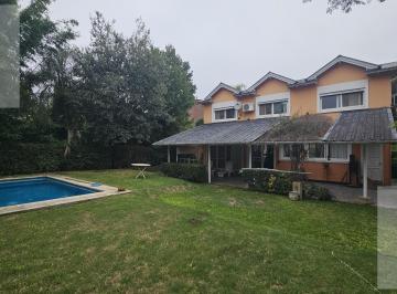 Casa · 160m² · 4 Ambientes · 2 Cocheras · Venta Casa con Pileta en Barrio Cerrado