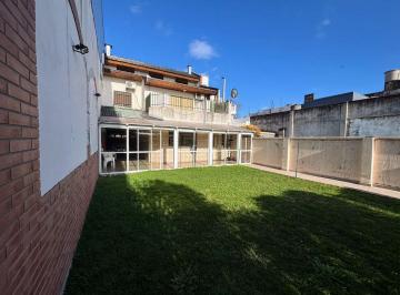 Casa de 5 ambientes, General San Martín · Casa 4 Amb - Cochera Para 3 Autos - Gran Jardin