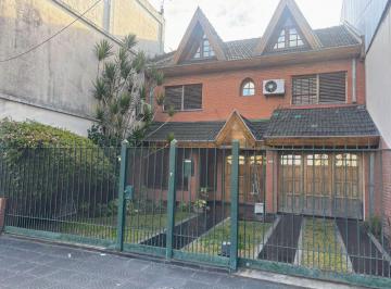 Casa de 5 ambientes, General San Martín · Casa 4 Amb - Cochera Para 3 Autos - Gran Jardin