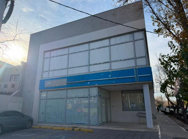 Local comercial · 382m² · 4 Ambientes