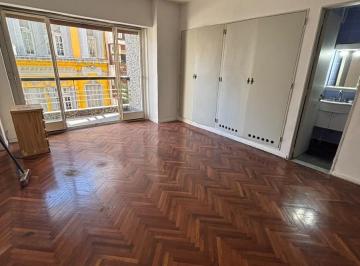 Departamento · 21m² · 1 Ambiente · Monoambiente con Balcon a La Calle! Junin y Av Corrientes!