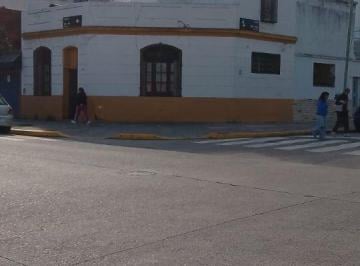 Casa de 4 ambientes, Parque Avellaneda · Casita Estilo Ingles a Una Cuadra de Parque Avellaneda