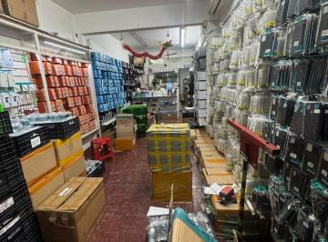 Local comercial · 130m² · Local Comercial a La Calle en Once