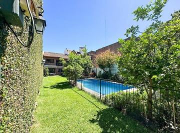 Casa · 264m² · 6 Ambientes · 2 Cocheras · Venta Casa 6 Ambientes Pileta Jardin Parrilla Cochera Olivos Vicente Lopez