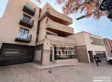 Departamento de 3 ambientes, Ciudad de Mendoza · Departamento en Alquiler C/ Cochera en 5.ª Sección. 2 Dormit. + 2 Baños. Pileta