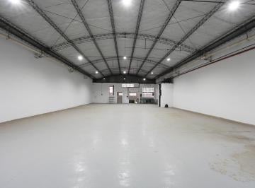 Bodega-Galpón · 1959m² · 3 Cocheras · Venta Deposito 1959 m² Cubiertos Distrito Tecnológico Parque Patricios