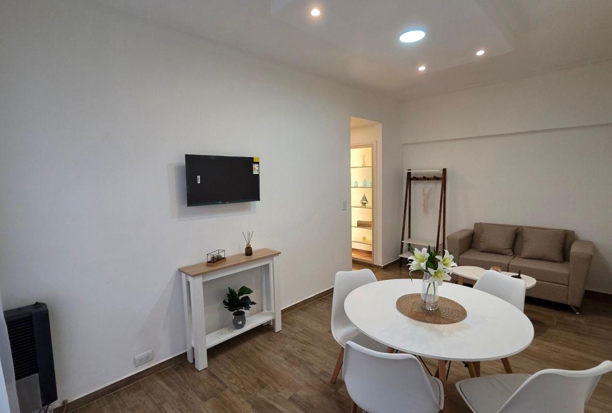 Venta de Departamento 2 ambientes al lateral, 34m² — Plaza Colón