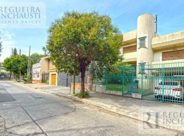 Casa · 238m² · 4 Ambientes · Venta - Casa en Florida Oeste con Increíble Fondo