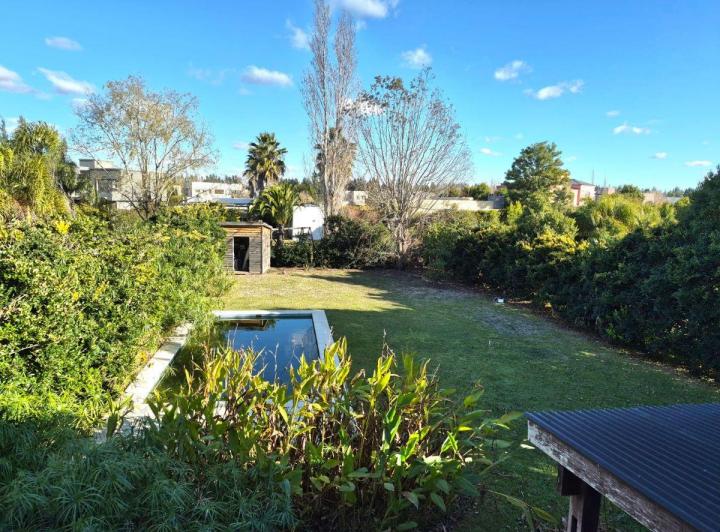 Casa · 190m² · 4 Ambientes · 1 Cochera
