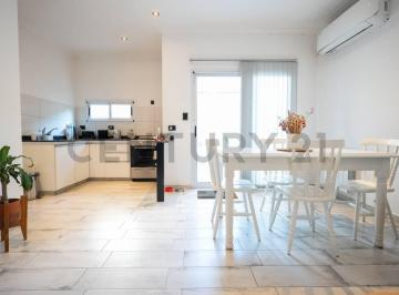 PH · 55m² · 3 Ambientes · PH de Dos Dorm. con Patio en Venta en La Plata