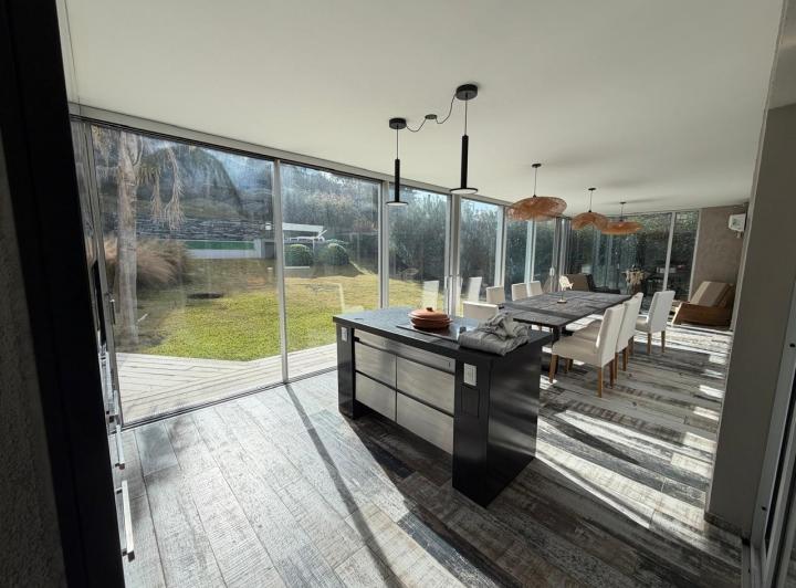 Casa · 400m² · 12 Ambientes