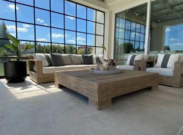 Casa · 420m² · 9 Ambientes · 4 Cocheras · Casa en Venta en Santa Barbara con 4 Cuartos en Suite, a La Laguna