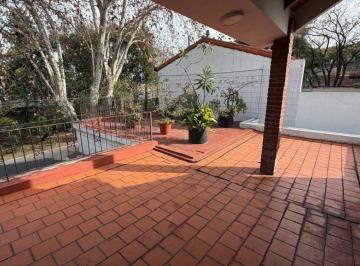 Casa de 5 ambientes, Vicente López · Impecable Casa 4 Amb Distribuida en 2 Plantas con 174 m² Cub. y Cochera