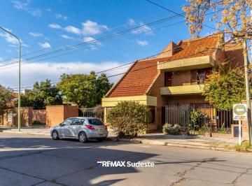 Casa · 314m² · 5 Ambientes · 1 Cochera · Misiones 538 Casa en Venta