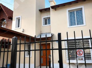 Casa · 154m² · 7 Ambientes · 2 Cocheras · Alquiler Duplex 3 Dorm. - Centro, Neuquén