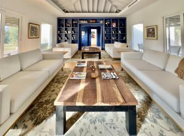 Casa · 5 Ambientes · Casa en Puerto Quetzal | 4 Suites, Piscina y Parrillero