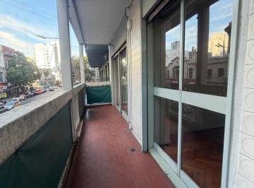 Departamento · 63m² · 3 Ambientes · Departamento 3 Ambientes Al Frente. Palier Privado. Balcón Cocina con Comedor Diario.