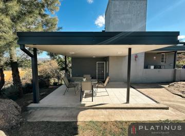 Casa · 131m² · 4 Ambientes · 3 Cocheras · Casa en Venta de 2 Dorm. con Cochera - Nuevo Tanti - Apto Credito