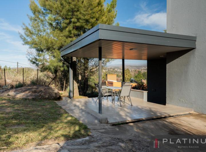 Casa · 131m² · 4 Ambientes · 2 Cocheras
