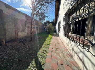 Casa · 100m² · 4 Ambientes · 1 Cochera · Chalet 4amb. Pb. Jardíncochera Apto Créd. Escucha Of
