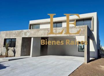Casa · 274m² · 5 Ambientes · 6 Cocheras · Venta El Naudir. Escobar