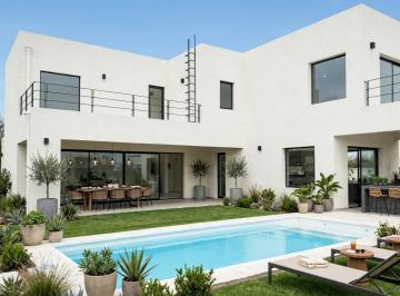 Casa · 319m² · 5 Ambientes · 6 Cocheras · Venta Casa en El Naudir