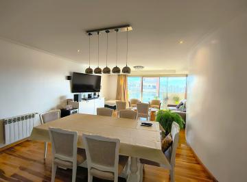 Departamento · 143m² · 7 Ambientes · 1 Cochera · Departamento a La Venta La Plata de 3 Dorm.